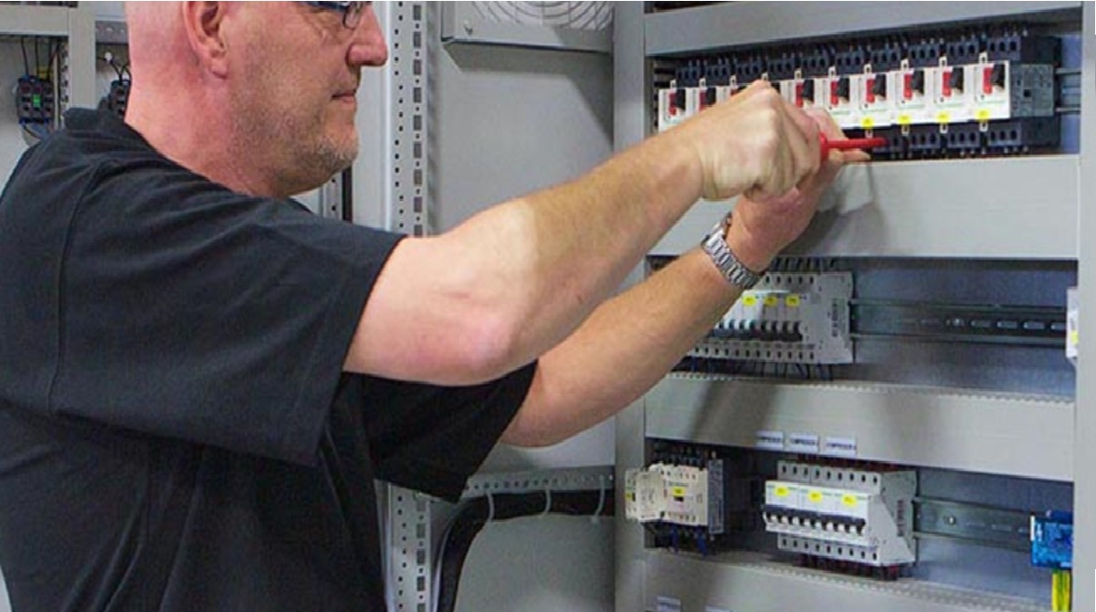 VDH Products’ approach to control cabinets for refrigeration, HVAC and fruit ripening.jpg